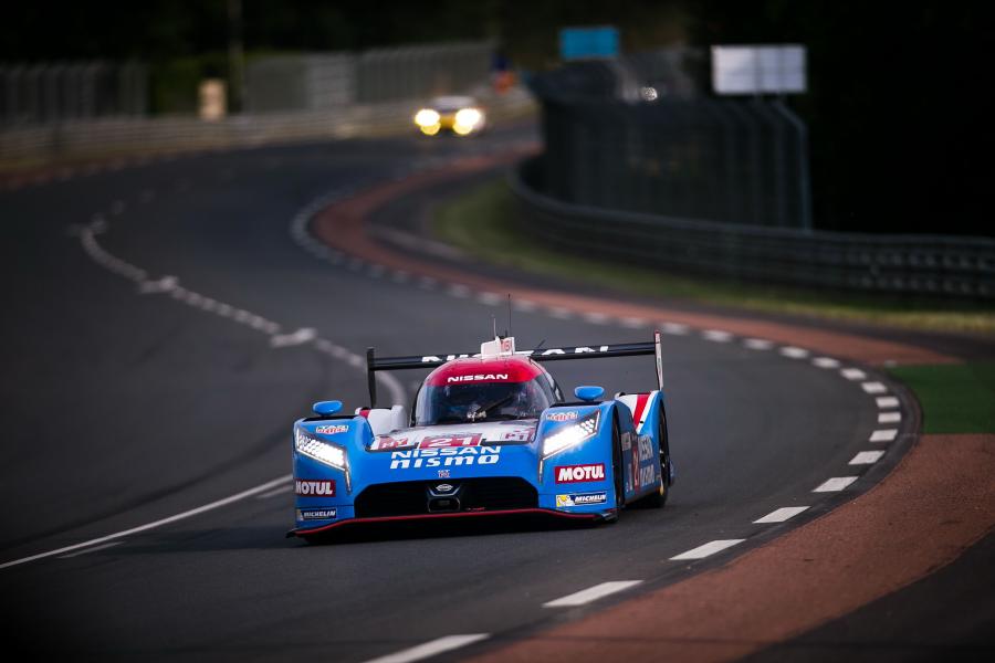  Nissan GT-R LM Nismo 2015 года  (фото 27 из 31)